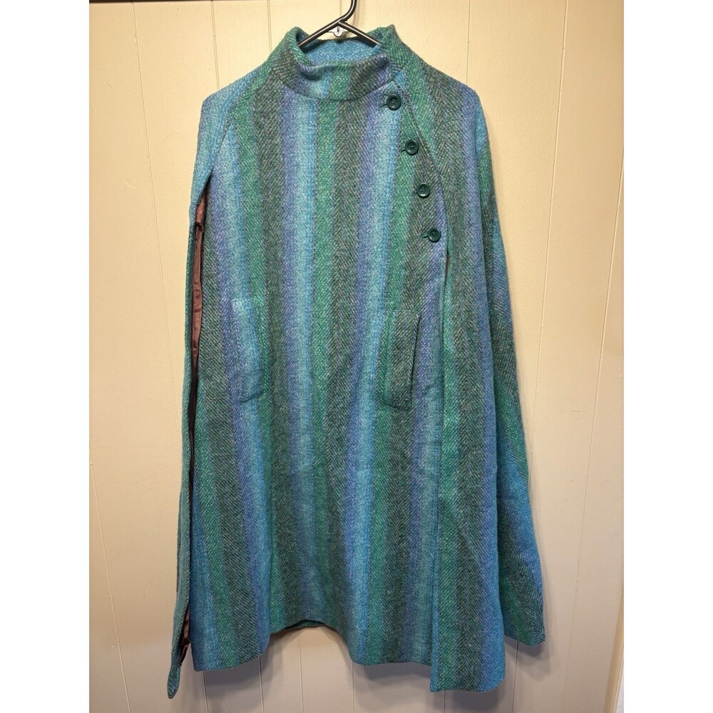 Green Vintage Jimmy Hourihan Wool Cape.  Mid-lengthWith Pockets. Tear In Lining